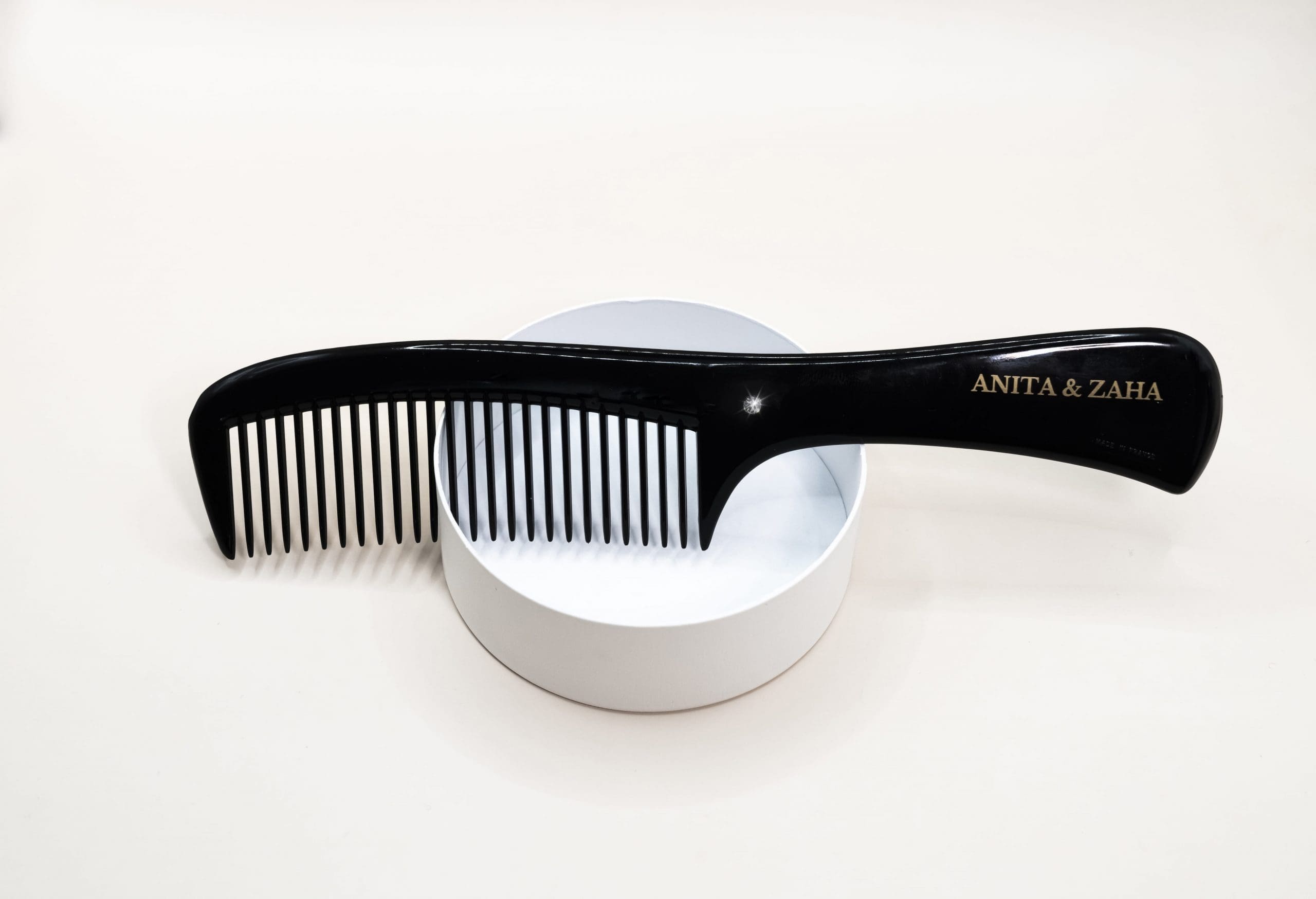 Peigne-a-Manche-STRASS-02-Comb-scaled-1.jpg
